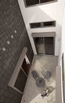 ミサワホーム 室内に陽の光を導く中庭が家族の絆を深める二世帯住宅の建築実例画像2