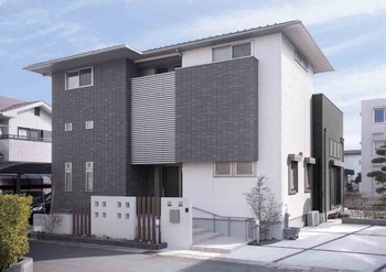 ミサワホーム 室内に陽の光を導く中庭が家族の絆を深める二世帯住宅の建築実例画像6