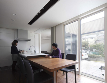 ミサワホーム 光と風を楽しむ中庭のある家　家族のつながりと開放感を実現の建築実例画像2