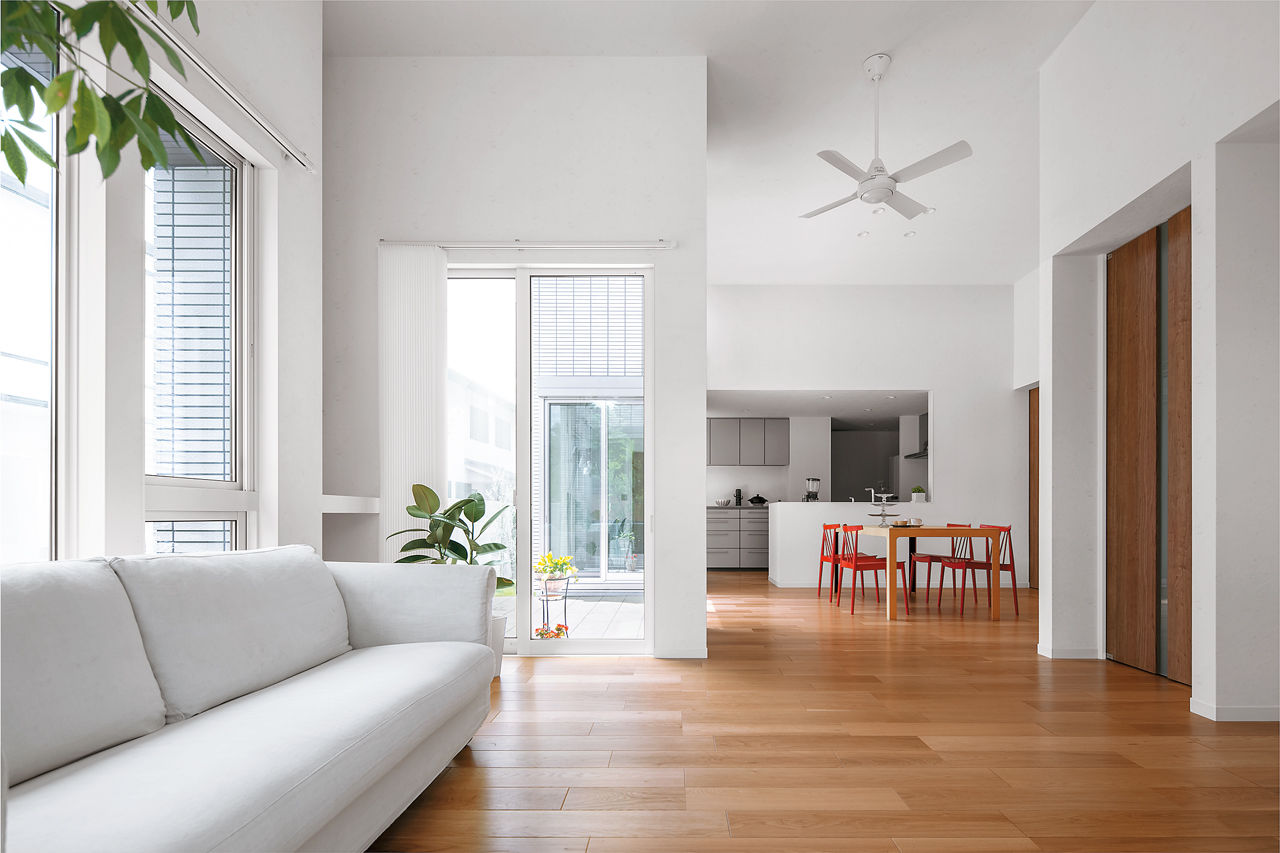 ミサワホーム 開放的な3.5mもの高天井のLDK。子育てを楽しむゆとりの大空間設計の建築実例画像1