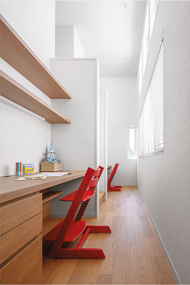 ミサワホーム 開放的な3.5mもの高天井のLDK。子育てを楽しむゆとりの大空間設計の建築実例画像5