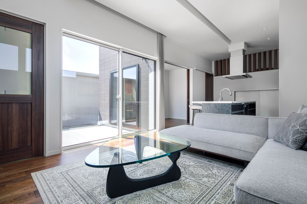 ミサワホーム 3方向の光を招く陽だまりリビング。ふたりで共有する「くつろぎの時間」の建築実例画像1