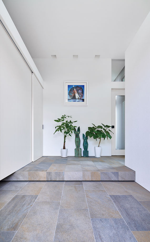 ミサワホーム 【蔵のある家/大収納/中庭】生活空間を美しく保つ収納計画と、細部まで整えられたシンプルデザインの建築実例画像9