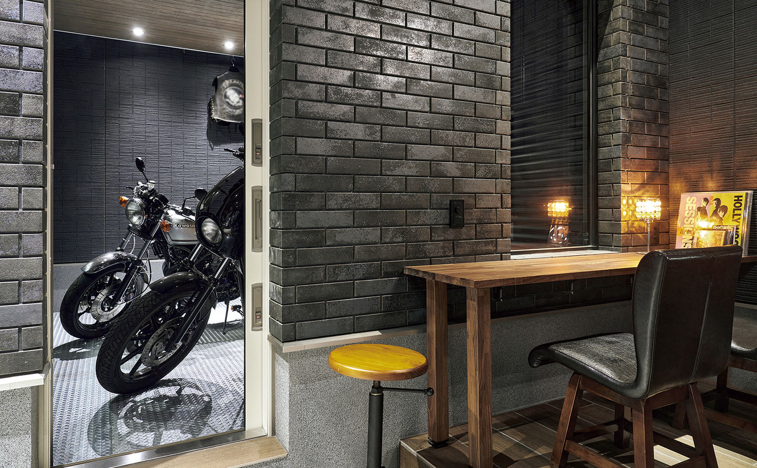 ミサワホーム 【高天井・ビルトインガレージ・趣味を楽しむ】至福の時間を愉しむ、ガレージのある住まいの建築実例画像4