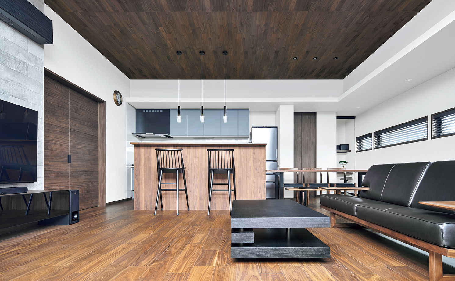 ミサワホーム 【高天井・ビルトインガレージ・趣味を楽しむ】至福の時間を愉しむ、ガレージのある住まいの建築実例画像8