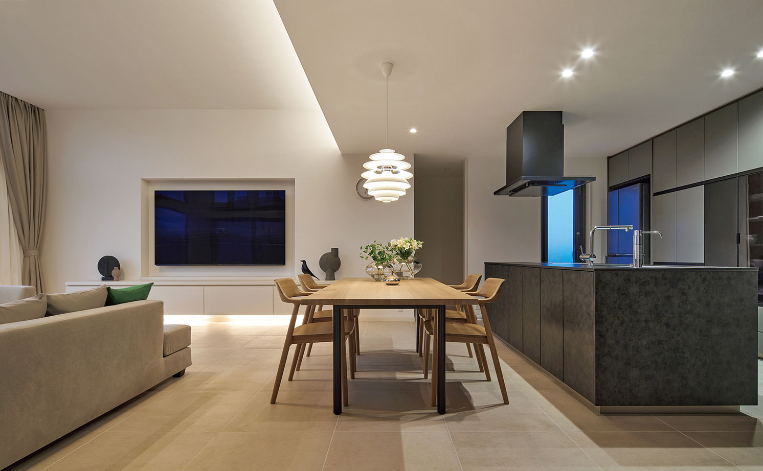 ミサワホーム 【大開口・高天井/シンプルデザイン/高断熱】美しい自然を借景とした、眺めのいい住まいの建築実例画像3