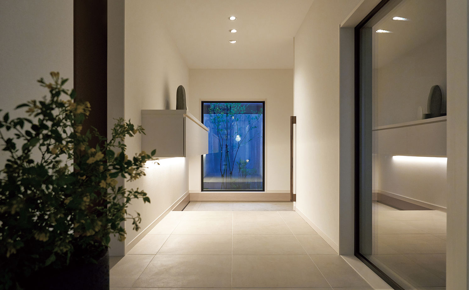 ミサワホーム 【大開口・高天井/シンプルデザイン/高断熱】美しい自然を借景とした、眺めのいい住まいの建築実例画像4