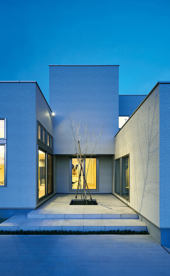 ミサワホーム 【大開口・高天井/シンプルデザイン/高断熱】美しい自然を借景とした、眺めのいい住まいの建築実例画像6