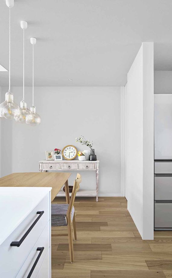 ミサワホーム 【大開口・高天井／書斎／平屋】動線と収納を効率よく考えた、平屋の住まいの建築実例画像5