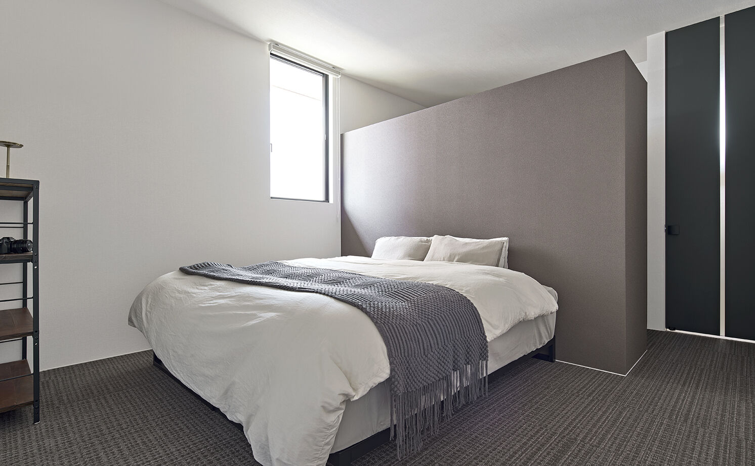 ミサワホーム 【平屋／30坪台／天井高約３m】大きな窓の開放感とプライバシーが両立する暮らしの建築実例画像9