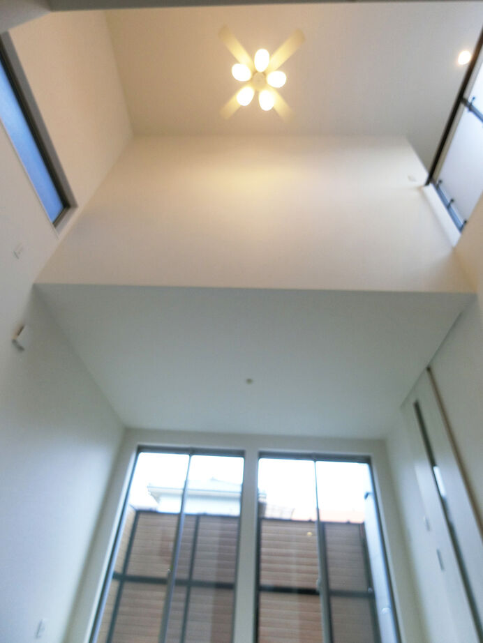 アルホームサービス（シンプルノート茨木・高槻スタジオ） 茨木市｜2200万円台｜狭小地｜タテにもヨコにも広がりを感じる、敷地の狭さを感じさせない家の建築実例画像5