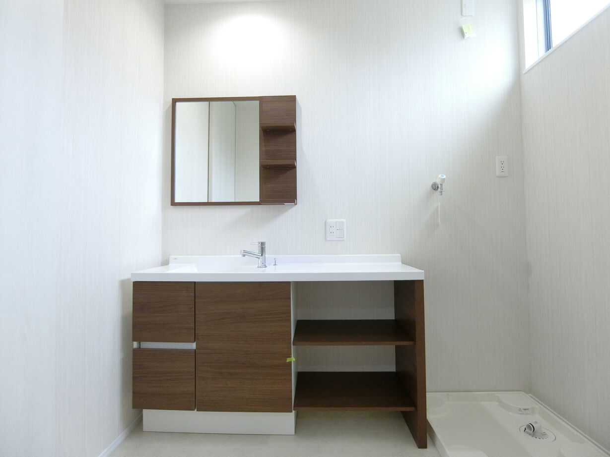 アルホームサービス（シンプルノート茨木・高槻スタジオ） 茨木市｜2200万円台｜狭小地｜タテにもヨコにも広がりを感じる、敷地の狭さを感じさせない家の建築実例画像6