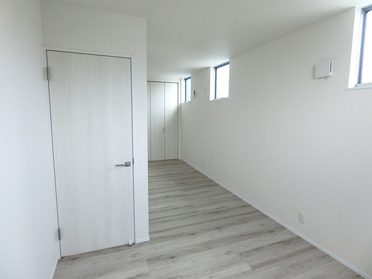 アルホームサービス（シンプルノート茨木・高槻スタジオ） 茨木市｜2200万円台｜狭小地｜タテにもヨコにも広がりを感じる、敷地の狭さを感じさせない家の建築実例画像7