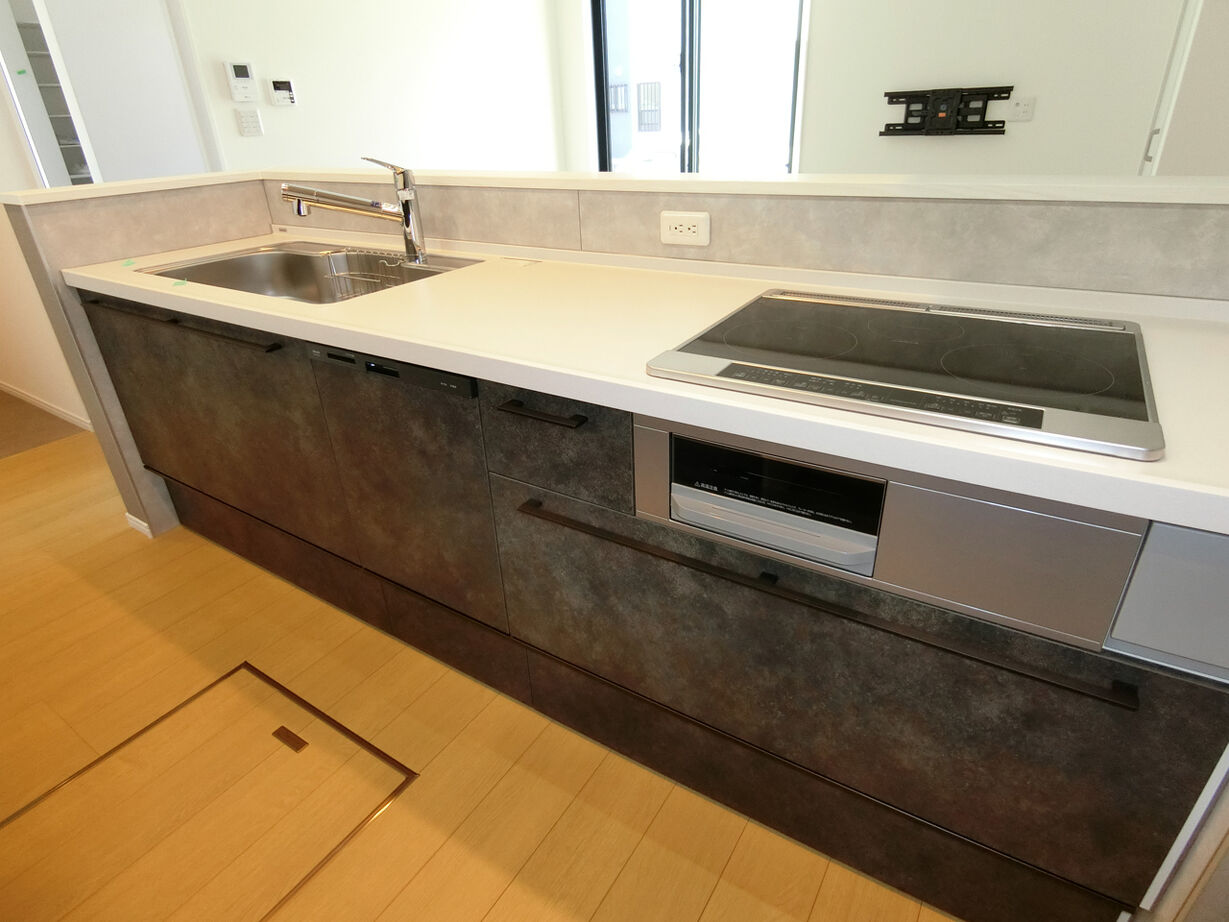 アルホームサービス（シンプルノート茨木・高槻スタジオ） 大阪府三島郡｜1900万円台｜狭小地｜アイランド風キッチンに家族が集い、会話が弾む家の建築実例画像4