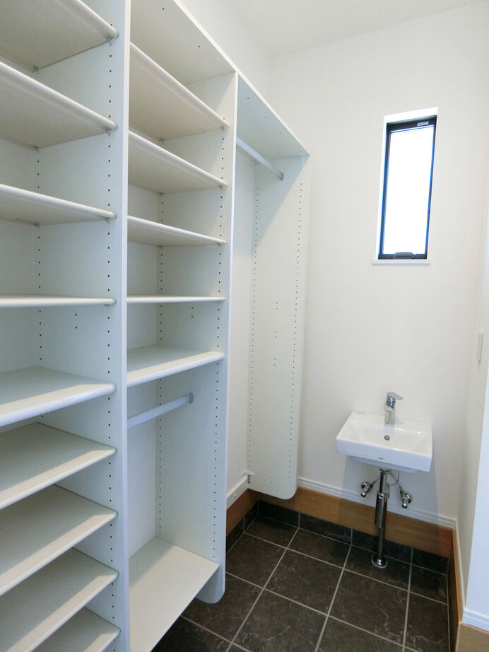 アルホームサービス（シンプルノート茨木・高槻スタジオ） 大阪府三島郡｜1900万円台｜狭小地｜アイランド風キッチンに家族が集い、会話が弾む家の建築実例画像6