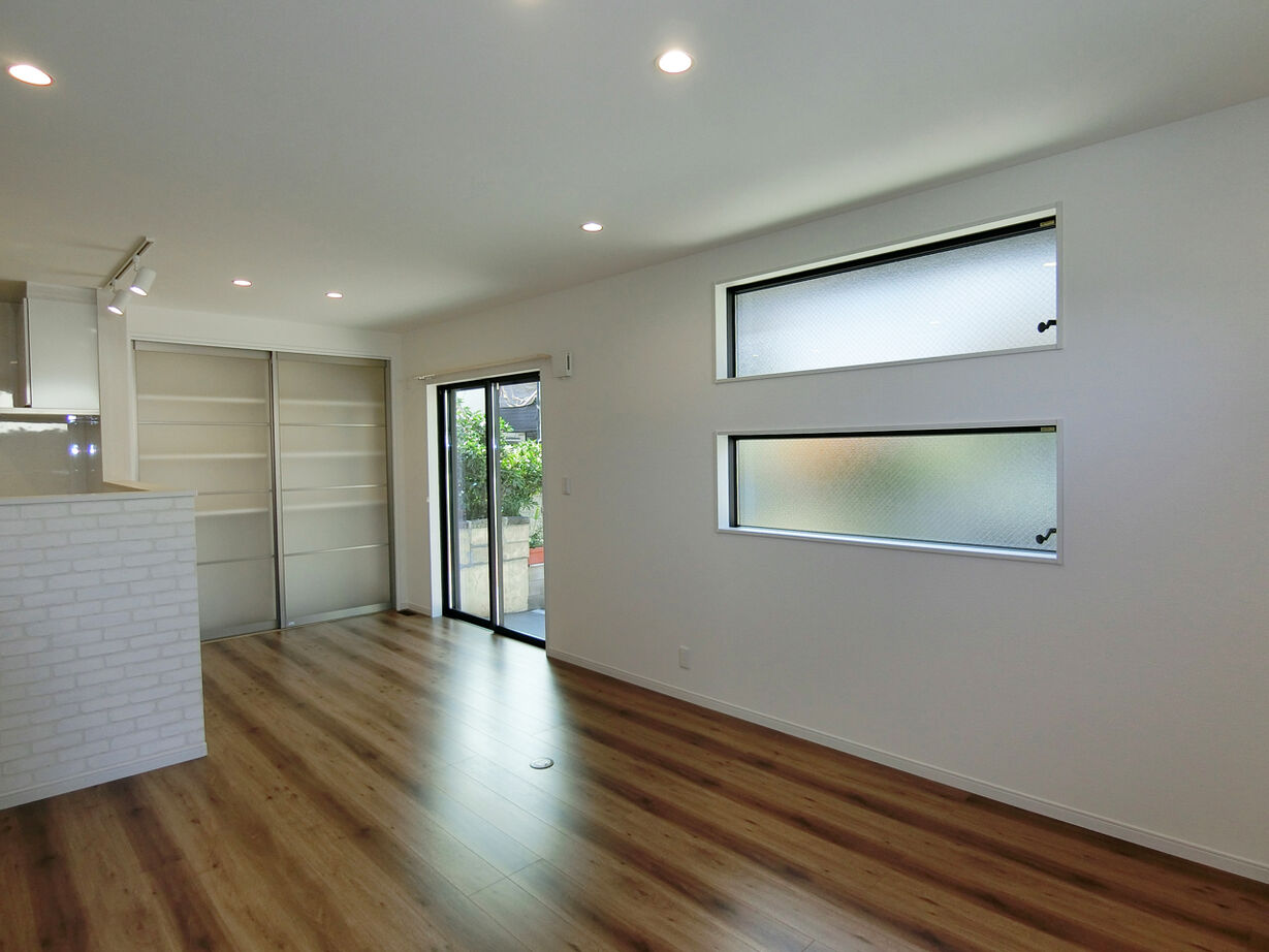 アルホームサービス（シンプルノート茨木・高槻スタジオ） 茨木市｜1700万円台｜狭小地｜間取り図あり｜広々リビングが自慢のコンパクトハウスの建築実例画像2