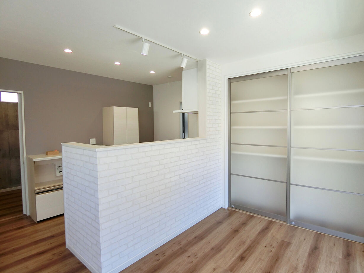 アルホームサービス（シンプルノート茨木・高槻スタジオ） 茨木市｜1700万円台｜狭小地｜間取り図あり｜広々リビングが自慢のコンパクトハウスの建築実例画像3