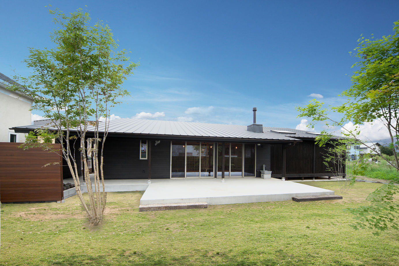 WABIKA/廣神建設（ひろかみけんせつ） 【3,372万円】自然も人もおおらかに迎え呼び寄せる、土間のある平屋の暮らしの建築実例画像