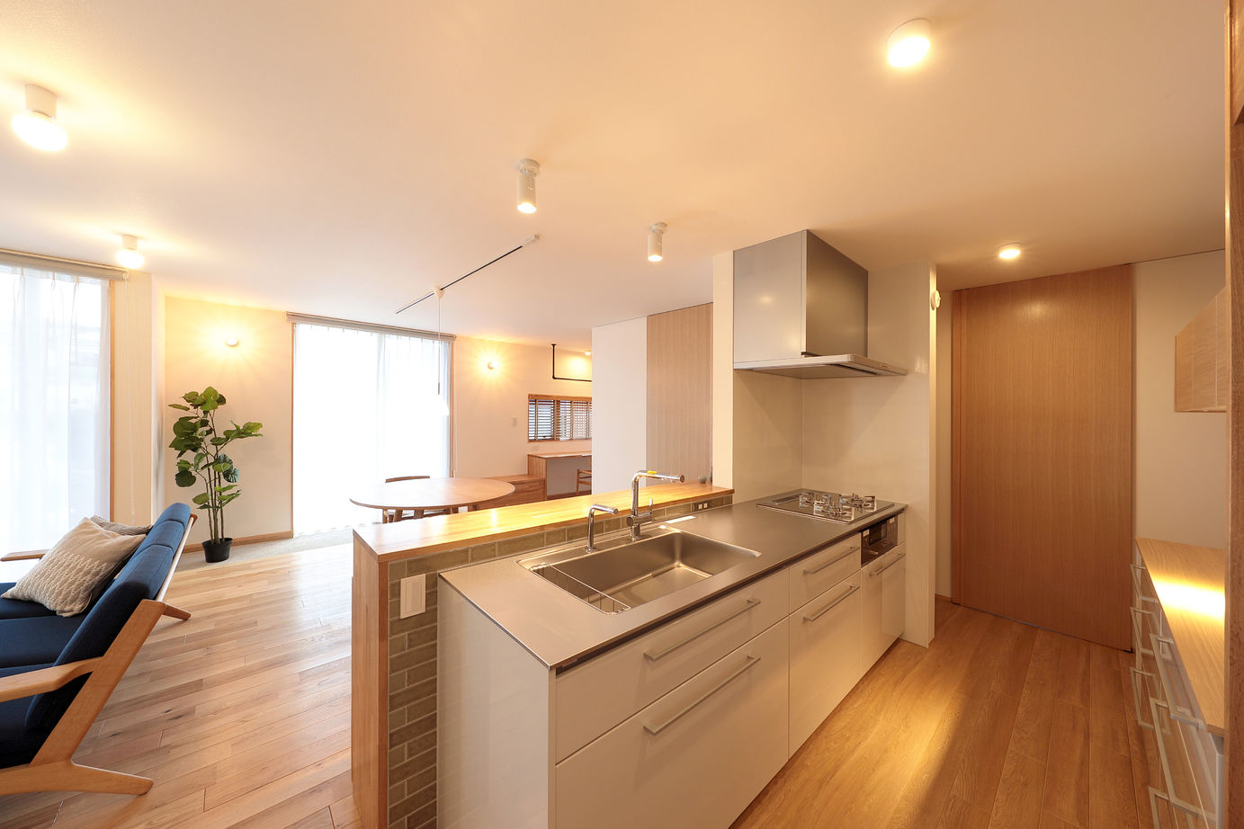 WABIKA/廣神建設（ひろかみけんせつ） 【2,629万円/平屋】庭との繋がりを慈しむやすらぎの平屋の建築実例画像6