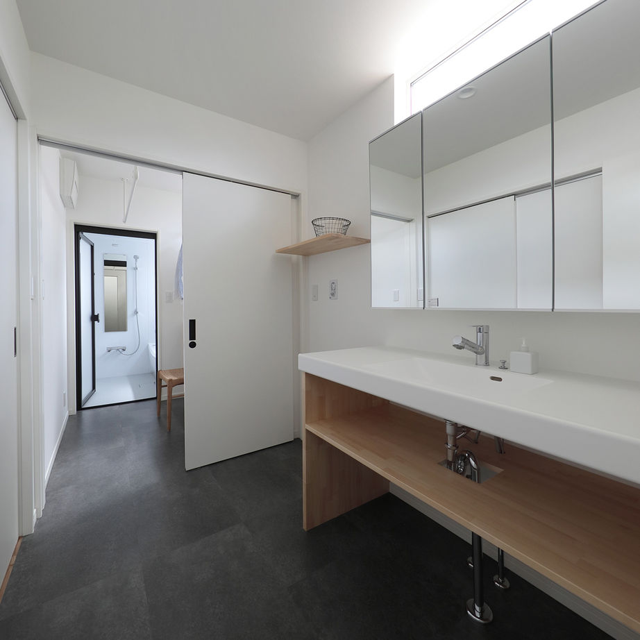 WABIKA/廣神建設（ひろかみけんせつ） 【2,741万円/平屋】家族のプライベート空間を満喫できる中庭と豊かに暮らすコの字型の家の建築実例画像7