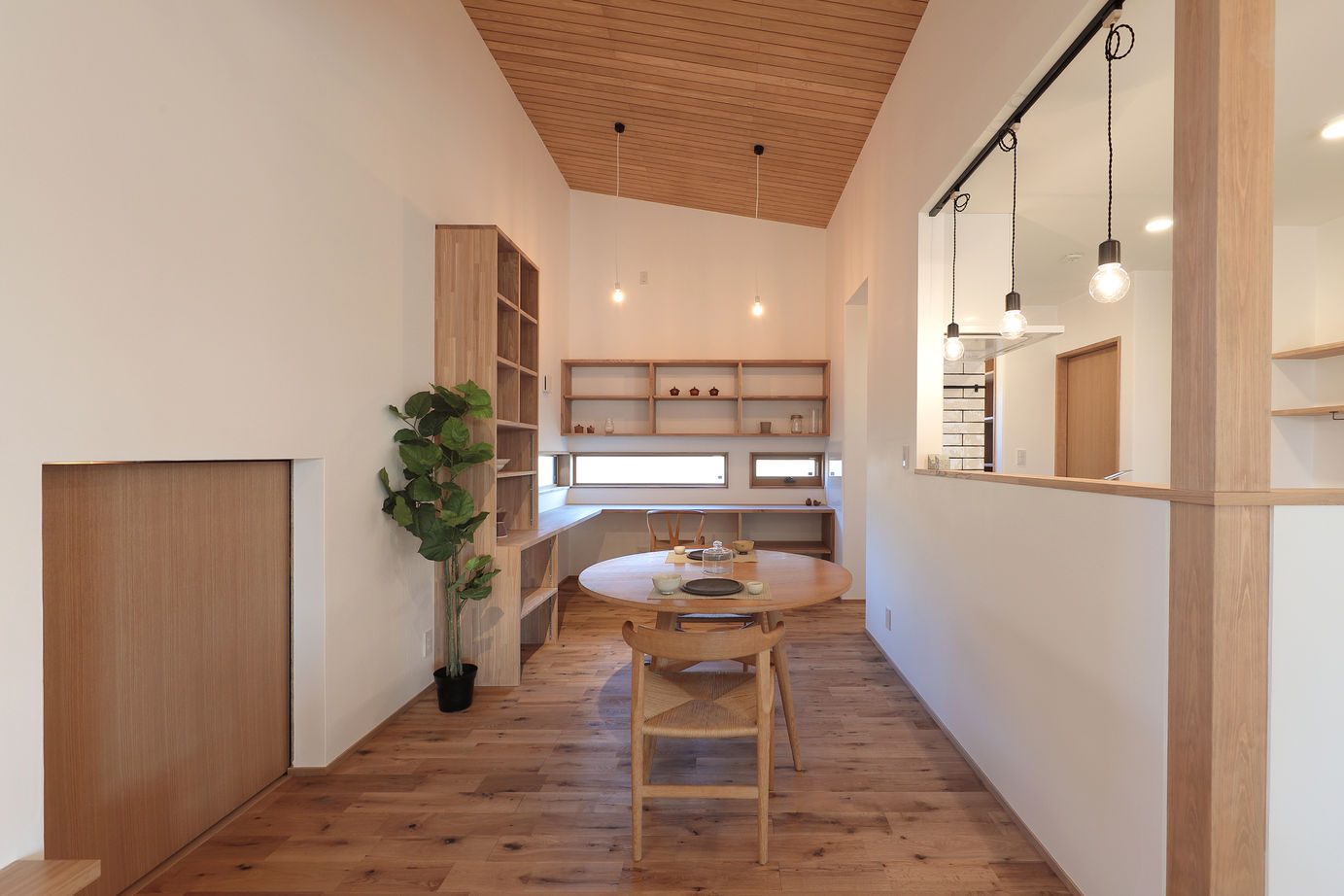 WABIKA/廣神建設（ひろかみけんせつ） 【和モダン】プライバシーに配慮した、白い美しい外観の住まいの建築実例画像5