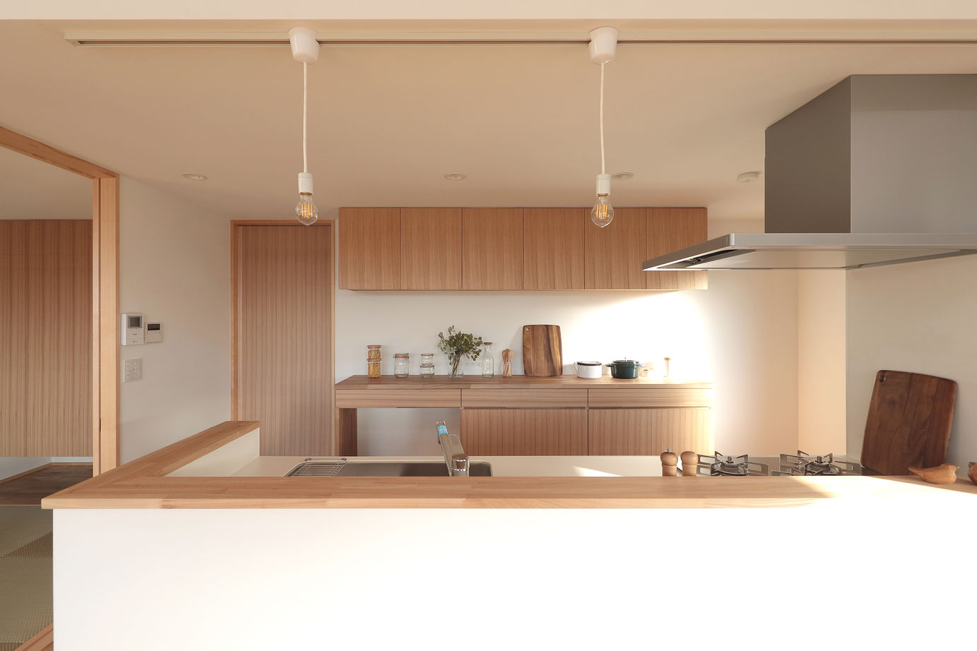 WABIKA/廣神建設（ひろかみけんせつ） 【平屋】庭とのつながりが生む、自然との暮らしを楽しむ家の建築実例画像9