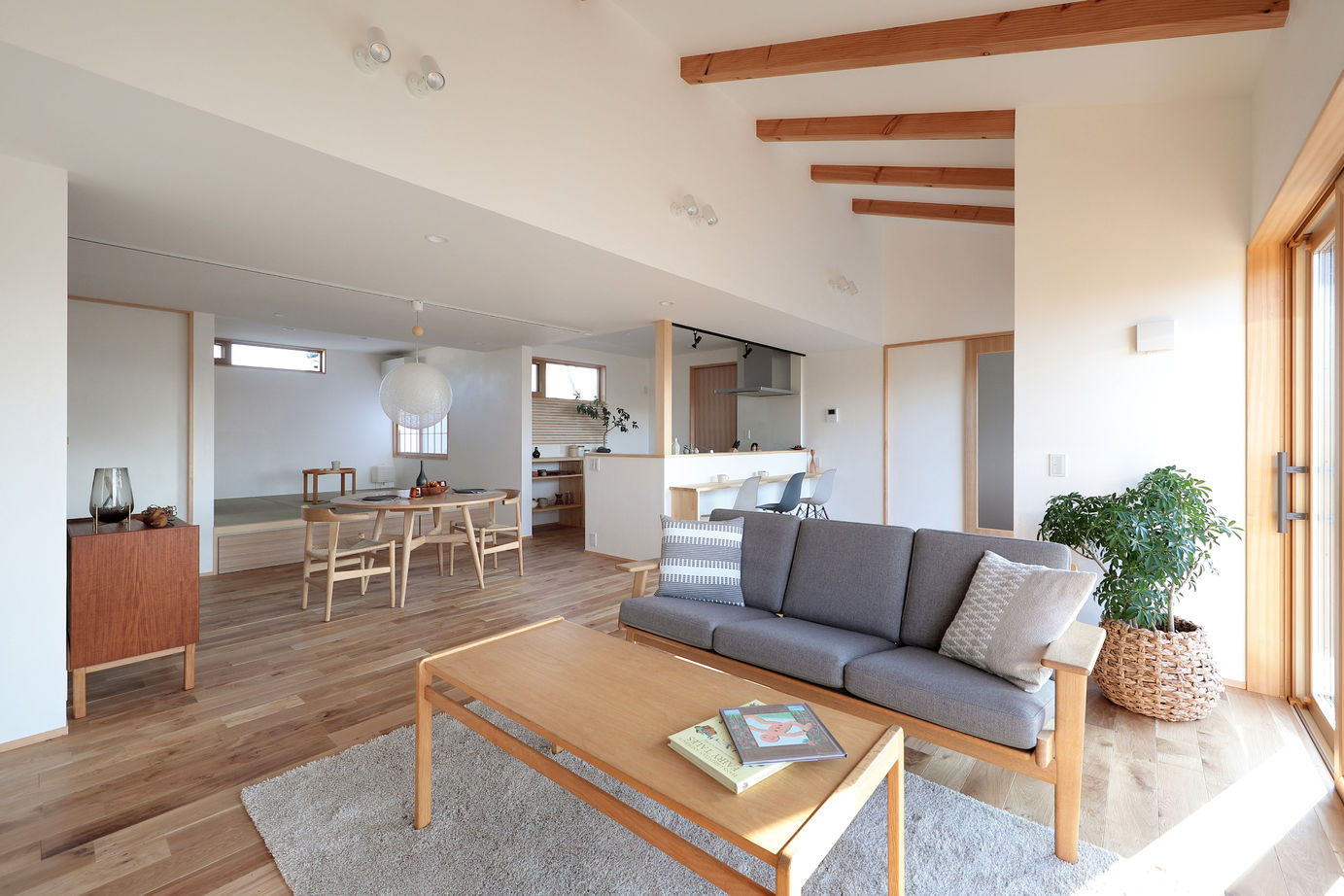 WABIKA/廣神建設（ひろかみけんせつ） 【2000万円台/和モダン】坪庭を愉しむおもてなしの家の建築実例画像3