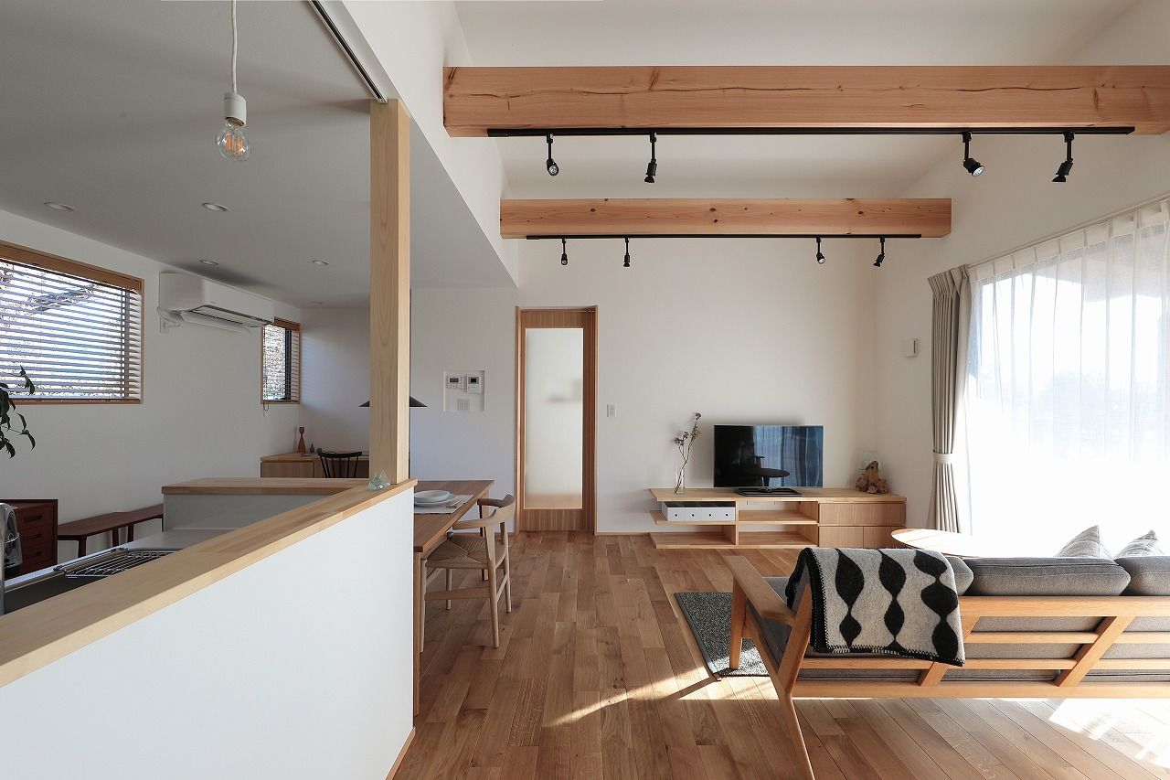 WABIKA/廣神建設（ひろかみけんせつ） 【本体価格2000万円台/28.8坪】庭とつながる広々デッキの平屋の建築実例画像3