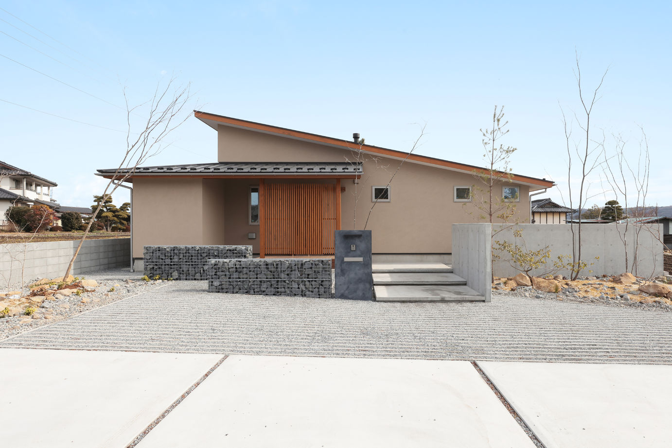 WABIKA/廣神建設（ひろかみけんせつ） 【本体価格2000万円台/35坪/平屋】光と陰を楽しむ和モダンの平屋の住まいの建築実例画像1