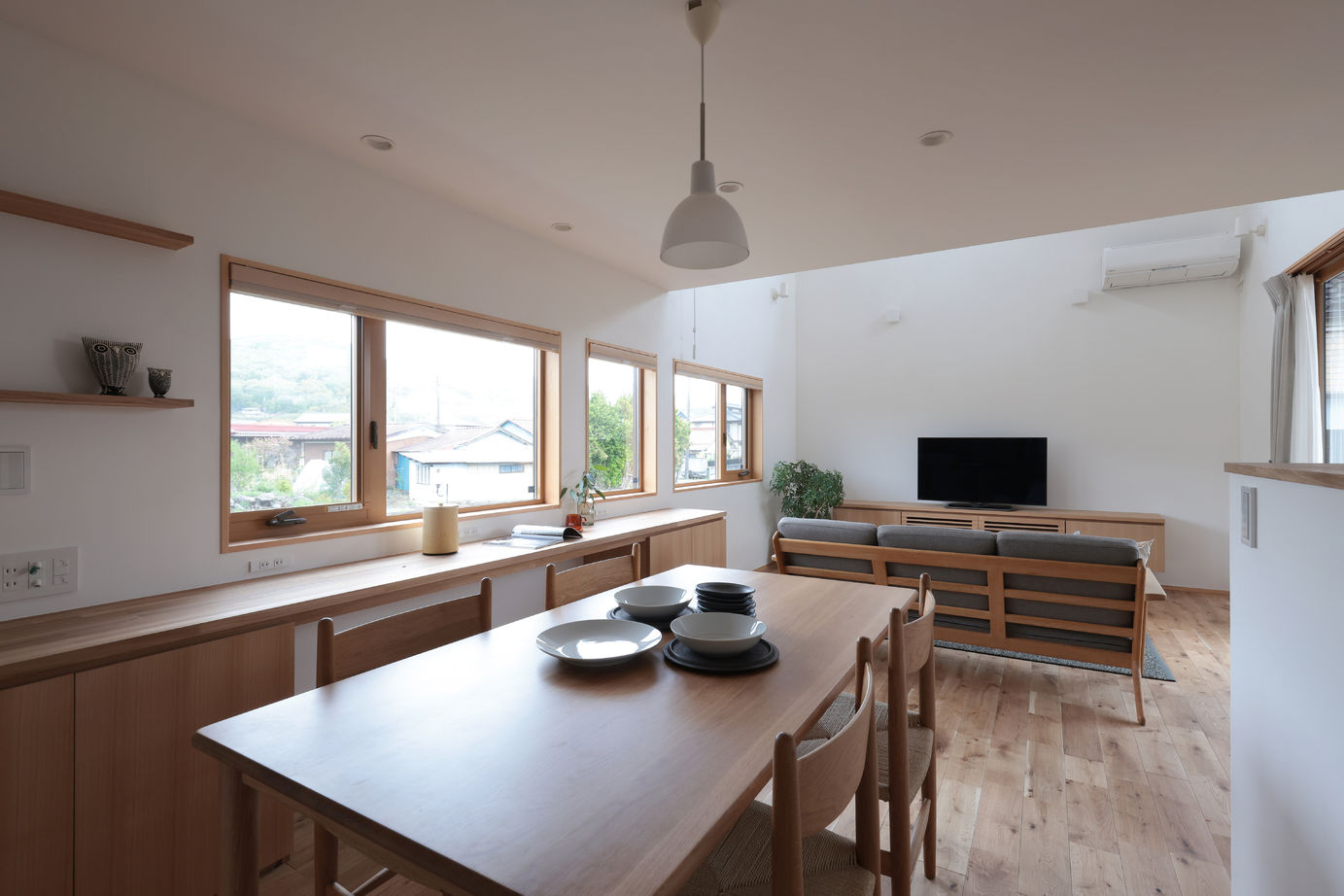 WABIKA/廣神建設（ひろかみけんせつ） 【本体価格2500万円～2999万円/33.5坪】北側に住まう家の建築実例画像2