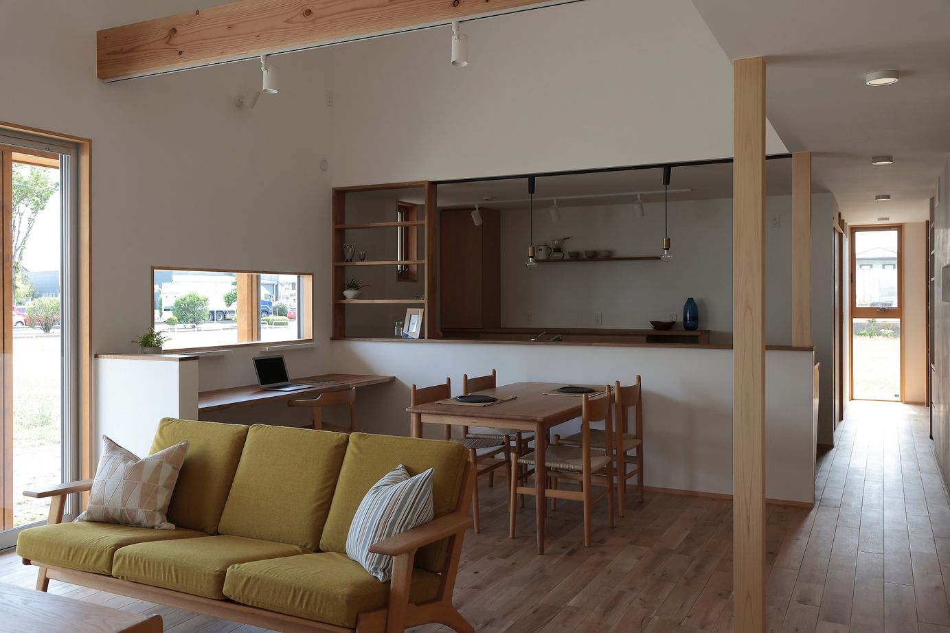 WABIKA/廣神建設（ひろかみけんせつ） シンプルな空間に繊細な色合せ。素材の美しさが活きる平屋の建築実例画像2