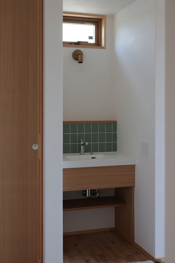 WABIKA/廣神建設（ひろかみけんせつ） シンプルな空間に繊細な色合せ。素材の美しさが活きる平屋の建築実例画像6