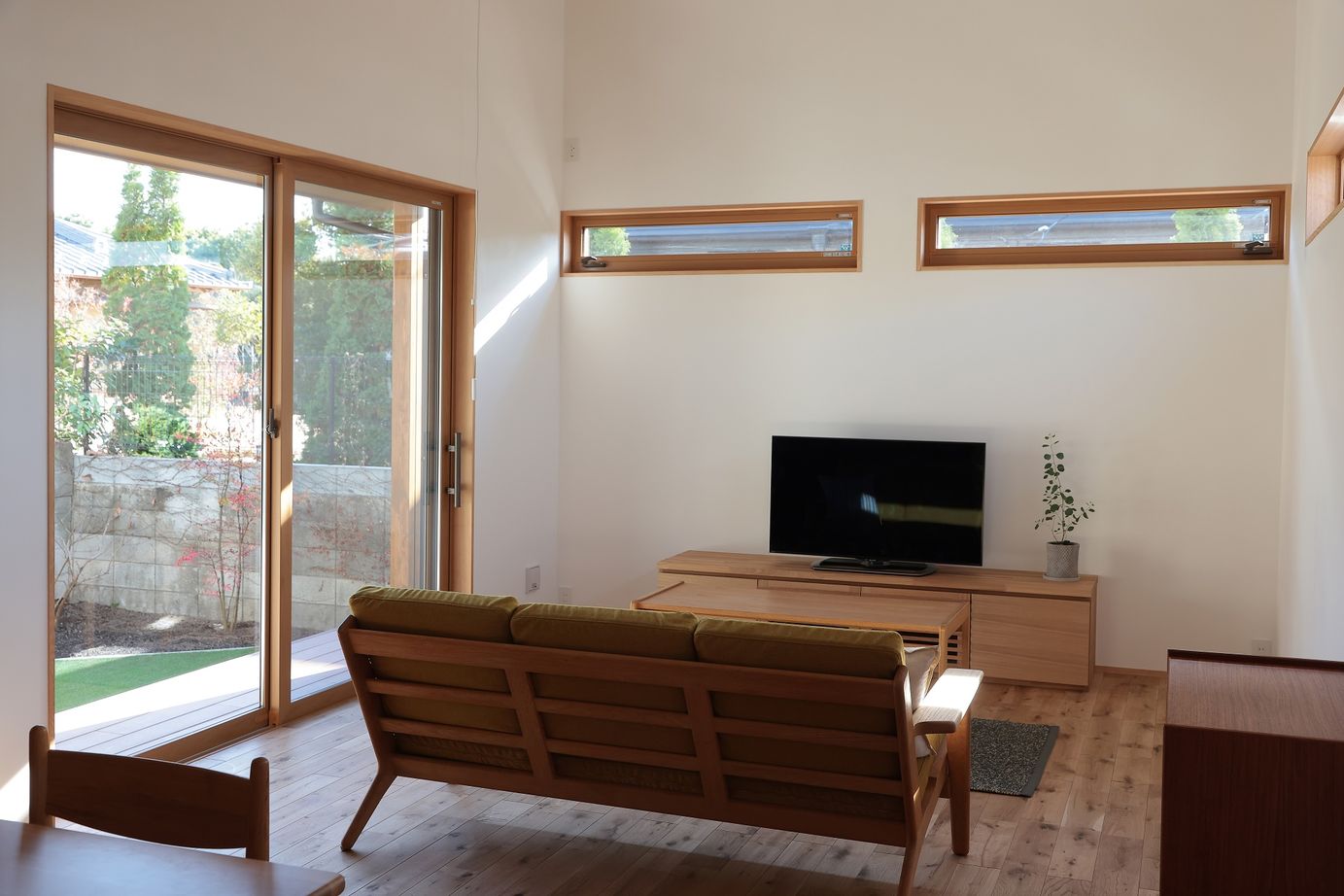 WABIKA/廣神建設（ひろかみけんせつ） 木の香りと温かさに包まれる家。愛猫と描く、憩いと安らぎの空間の建築実例画像3