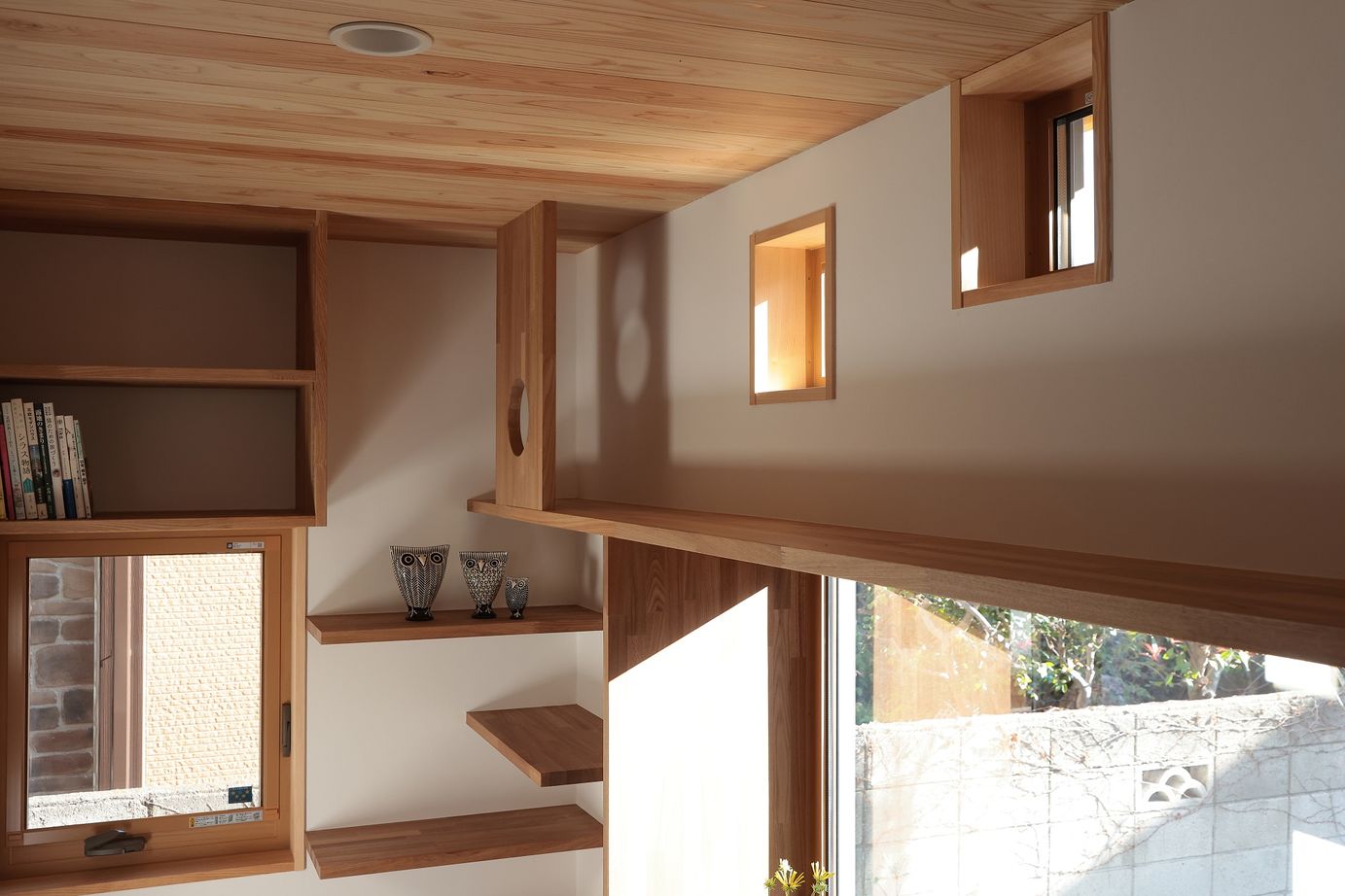 WABIKA/廣神建設（ひろかみけんせつ） 木の香りと温かさに包まれる家。愛猫と描く、憩いと安らぎの空間の建築実例画像7