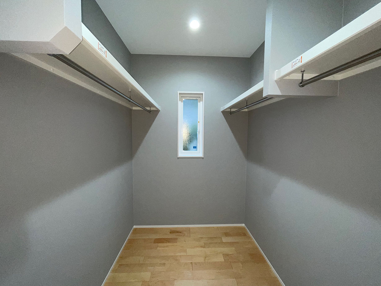 TOYO HOUSE（いわき・北茨城・双葉郡一部） いわき市2000万円台／延床30坪以下の29.3坪/平屋】勾配天井を活かしたゆとりのLDK。檜の香りに包まれ、リラックスした暮らしをの建築実例画像6