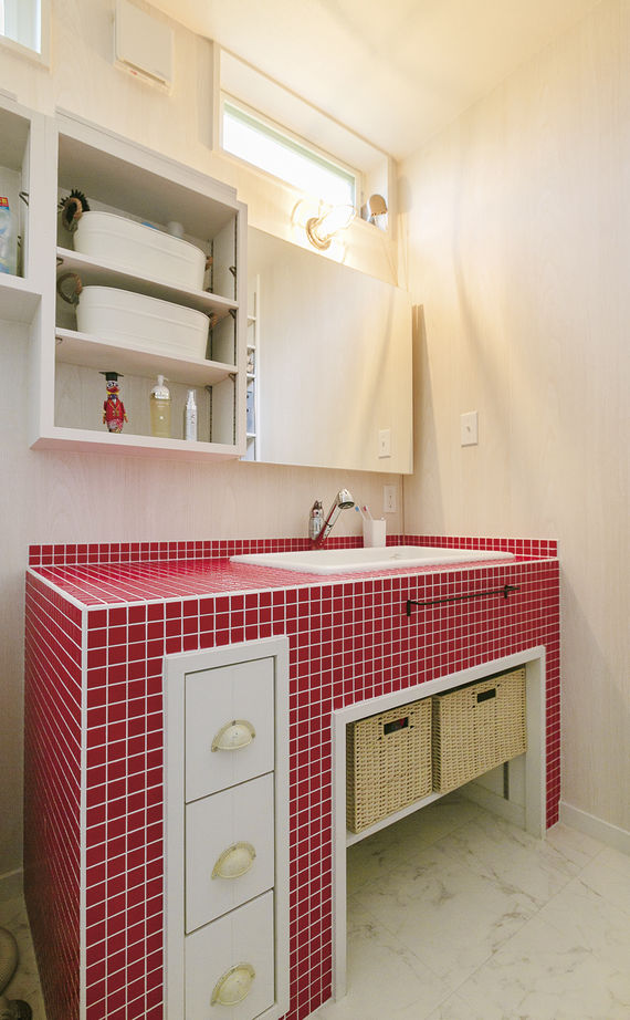 富士ホームズデザイン ここだけアメリカ？大きな三角屋根と開放的に外に繋がる広いウッドデッキテラスのアメリカンハウスの建築実例画像11