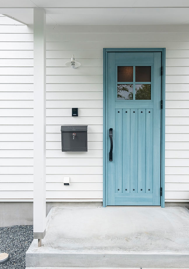 富士ホームズデザイン 広がる空、緑の木々、海が見える眺望が楽しめる立地に、通り抜ける風を感じる平屋のサーファーズハウスの建築実例画像9