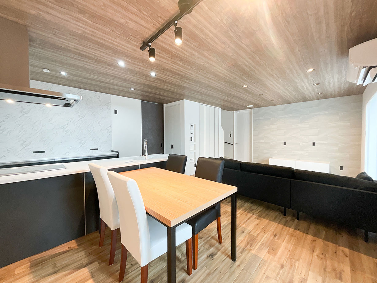 日沼工務店 【2000～2499万円】ゆったり寛げる約20帖の広々LDK。オープンキッチン＆回遊式動線で家事ラクも実現の建築実例画像3