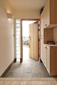 無添加住宅 【奈良/自然素材/2000万円台】漆喰と天然木に包まれる空間で家族が健やかに暮らせる住まいにの建築実例画像2