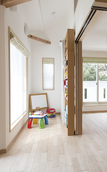 無添加住宅 【神奈川/自然素材/吹抜け】「気持ちのいい家を建てたい」とたどり着いた、無垢材と漆喰の家の建築実例画像4
