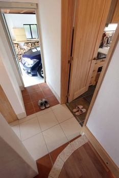 無添加住宅 【宮城/自然素材/インナーガレージ/間取り図有】床壁天井から断熱素材まで自然素材の空気が気持ちいい家の建築実例画像4