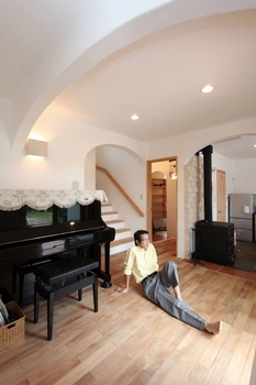 無添加住宅 【宮城/自然素材/インナーガレージ/間取り図有】床壁天井から断熱素材まで自然素材の空気が気持ちいい家の建築実例画像6