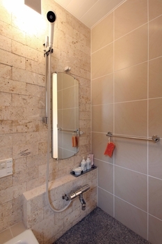 無添加住宅 【宮城/自然素材/インナーガレージ/間取り図有】床壁天井から断熱素材まで自然素材の空気が気持ちいい家の建築実例画像10