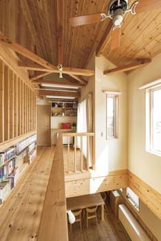 次世代の家　門目建設 「商売っ気の無い所が信頼に繋がった」自然素材と造作家具に囲まれた家の建築実例画像1