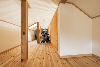 次世代の家　門目建設 「商売っ気の無い所が信頼に繋がった」自然素材と造作家具に囲まれた家の建築実例画像7