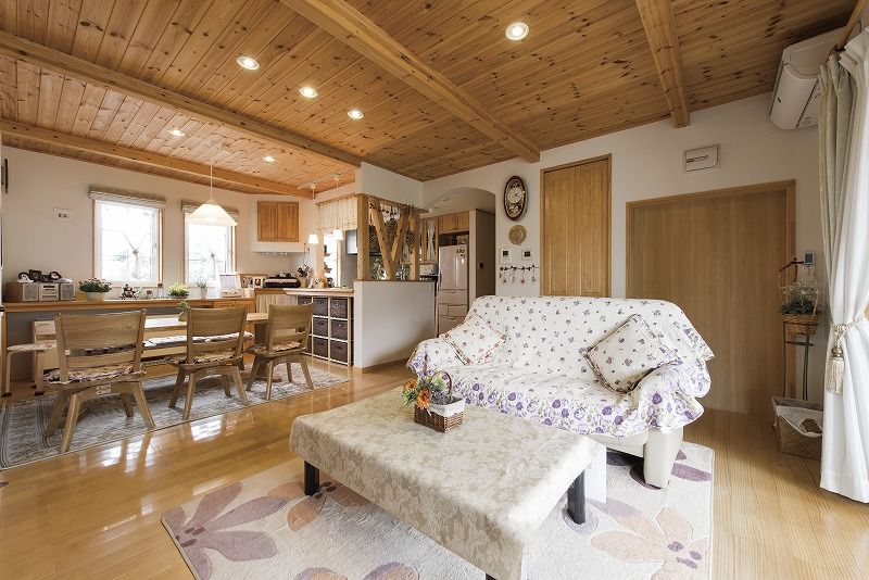 次世代の家　門目建設 テーマは「バラの似合う家」。丸込み価格でこだわりをすべて叶えた家づくりの建築実例画像1