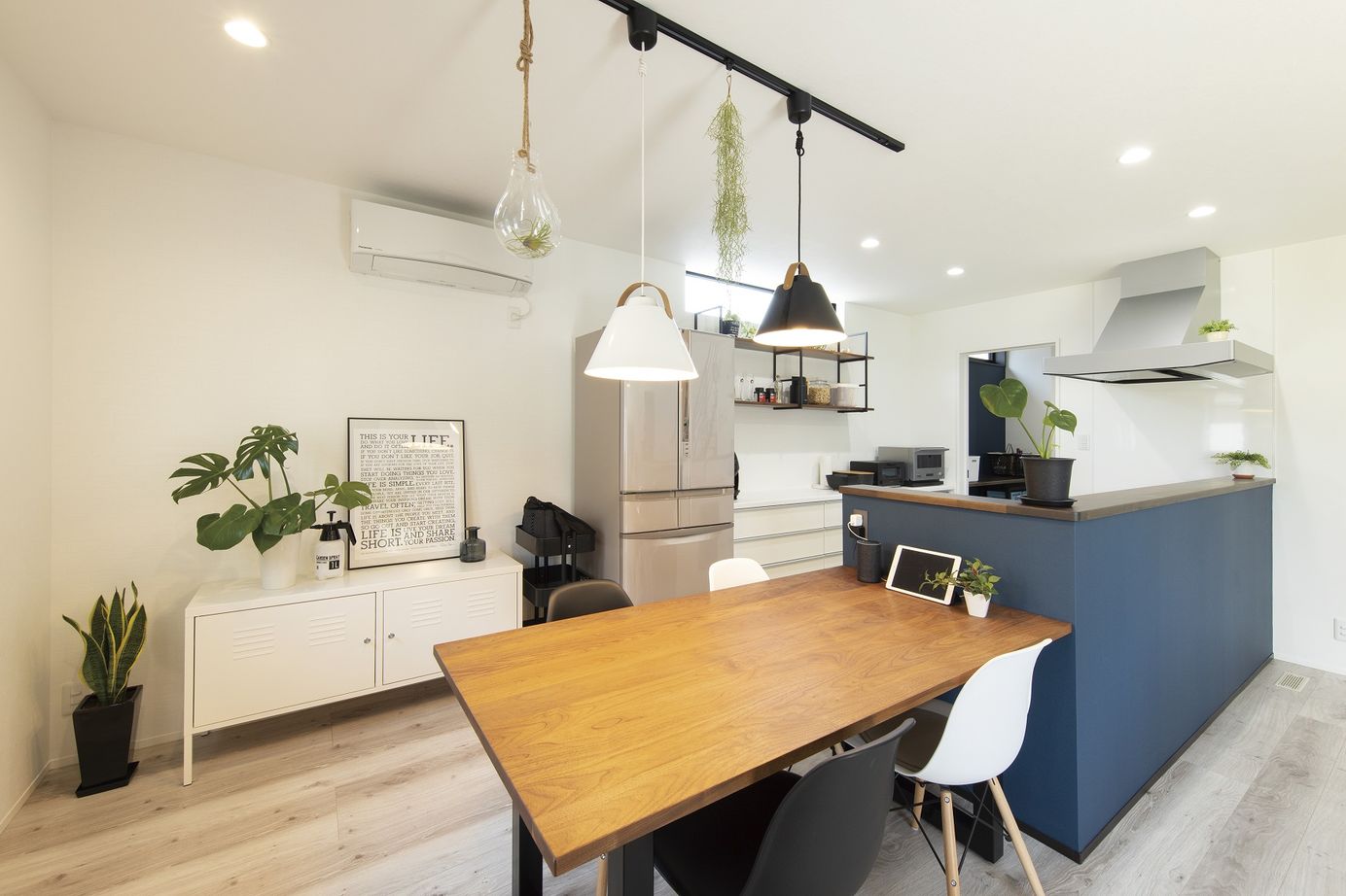 イシンホーム住宅研究会　大縄林業 シンプルな中に「好き」を集めて。独創的デザイン×動線設計にこだわった快適な家の建築実例画像8