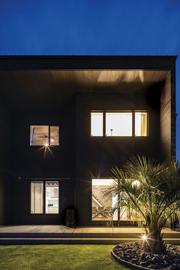 イシンホーム住宅研究会　大縄林業 【2000～2499万円台/間取り有】ラグジュアリーなデザイン×家事ラク動線を追求！笑顔が集まる快適な家の建築実例画像2