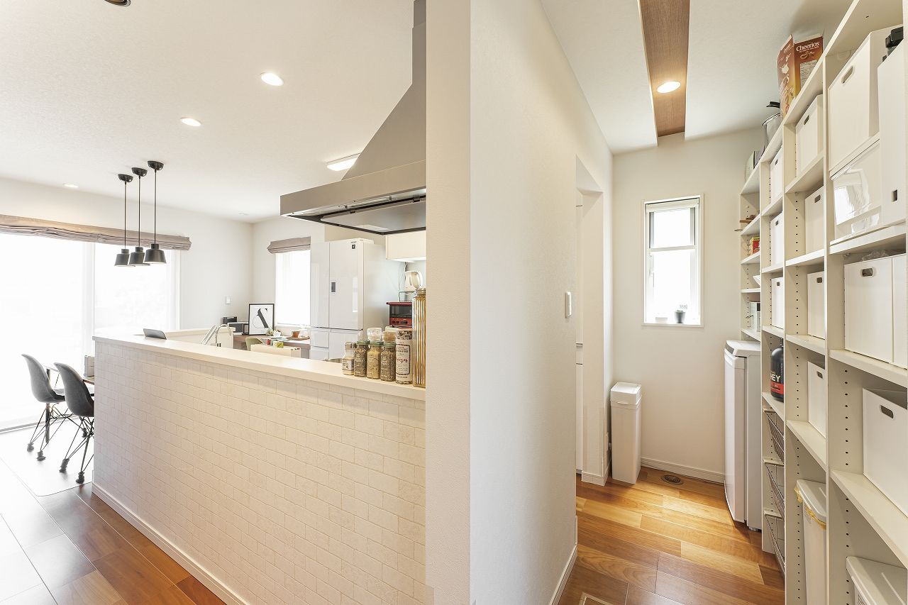 イシンホーム住宅研究会　大縄林業 【1500～1999万円台/間取り有】つながる動線×たっぷり収納が、がんばるママを応援！夏も冬も快適な家の建築実例画像6