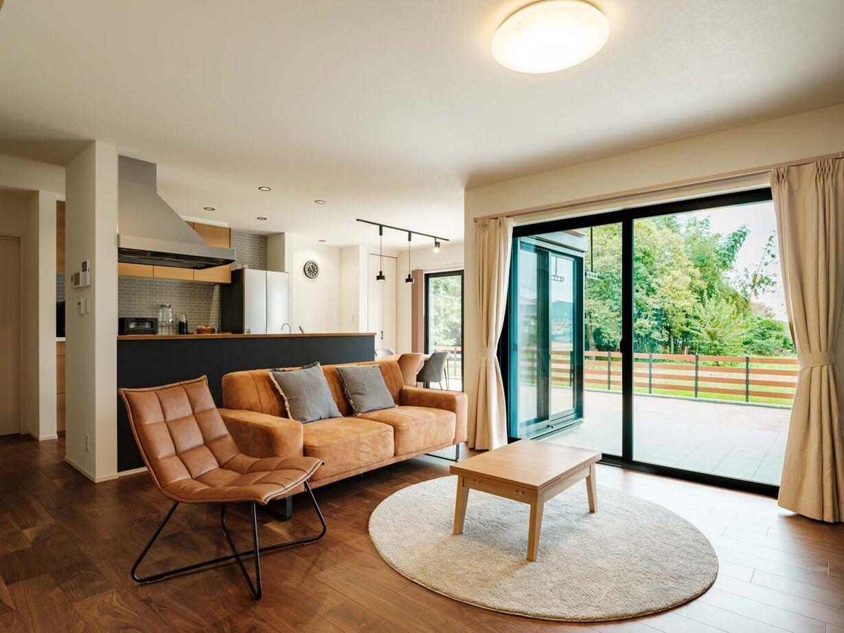 イシンホーム住宅研究会　大縄林業 【間取り有】ずっと家で過ごしたくなる。外の気温を忘れるほど心地よい、高性能な平屋の建築実例画像2